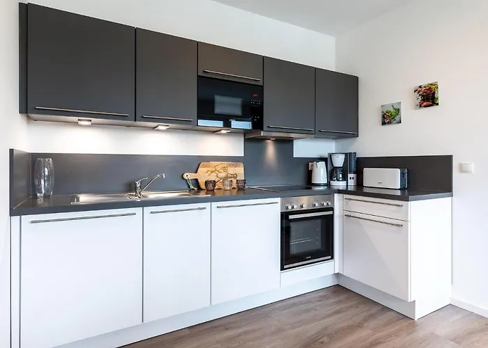 Ostseeallee Ostseeallee 3-27 شقة 4*